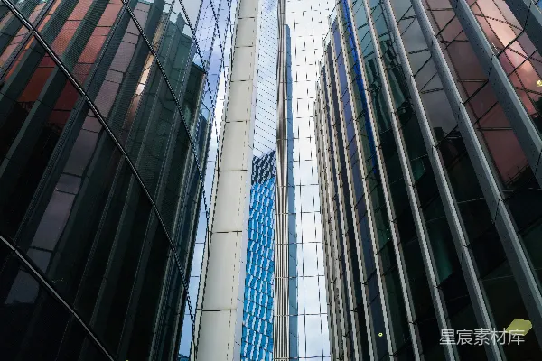 高清摄影 几栋高大的建筑并排矗立。
