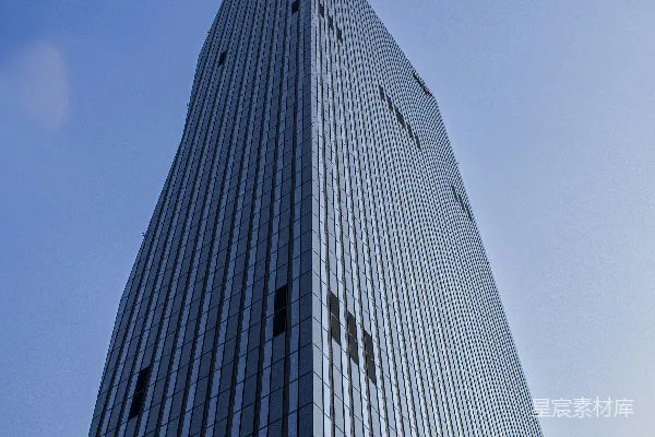 高清摄影 一座非常高大的建筑，有很多窗户。