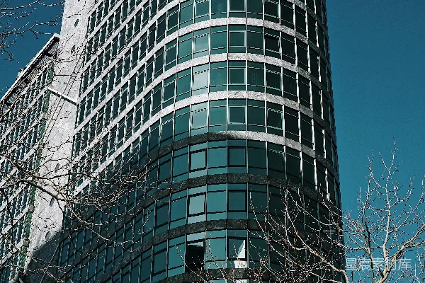 高清摄影 白色和蓝色的混凝土建筑
