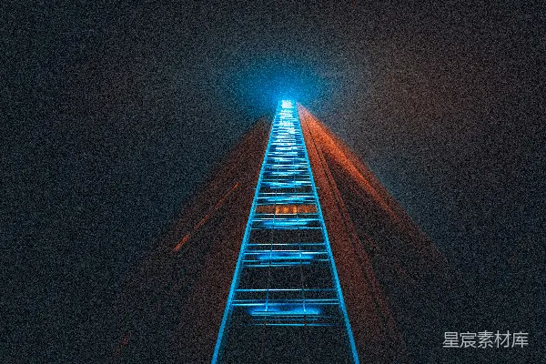 高清摄影 高层建筑的低角度摄影，灯光亮着。