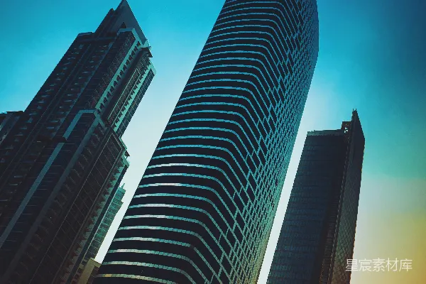 高清摄影 两栋高大的建筑物并排坐落在一起。