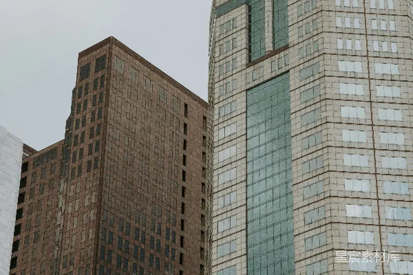 高清摄影 两栋高大的建筑并排相邻。