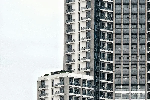 高清摄影 棕色和白色相间的混凝土建筑