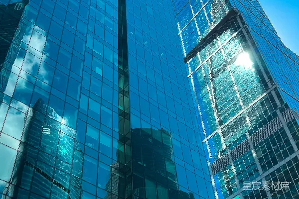 高清摄影 一座很高、有很多窗户的建筑