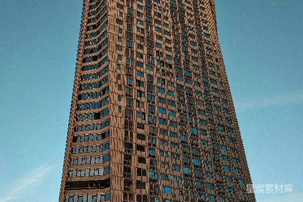 高清摄影 蓝天下的棕色高层建筑