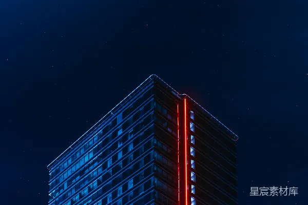 高清摄影 蓝红玻璃建筑在夜间