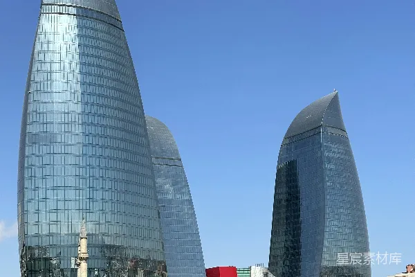高清摄影 两栋高大的建筑物并排矗立。