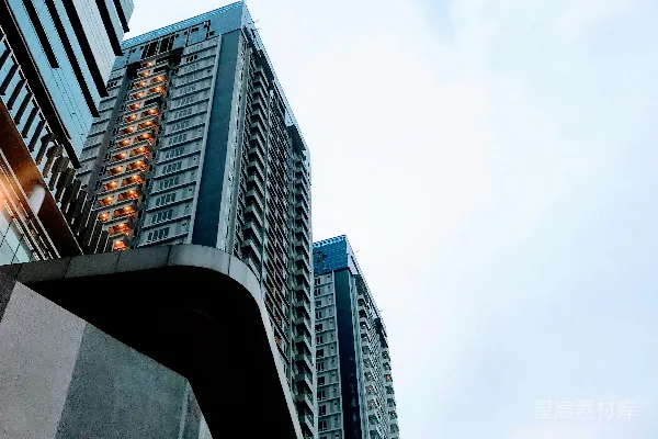 高清摄影 白天的灰色混凝土建筑
