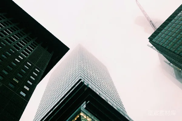高清摄影 低角度拍摄的建筑物照片
