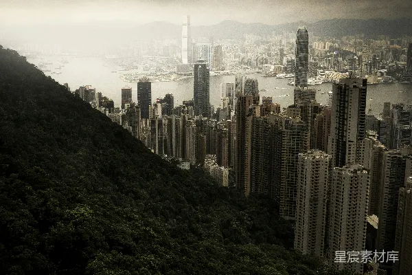 高清摄影 白天，白云下城市的天际线。