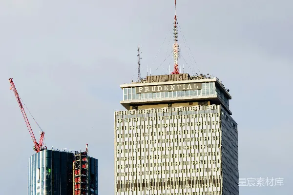 高清摄影 白天的白蓝混凝土建筑