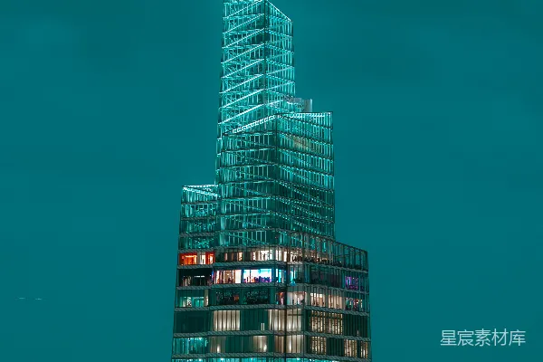 高清摄影 一幢很高的建筑物在夜晚被照亮。