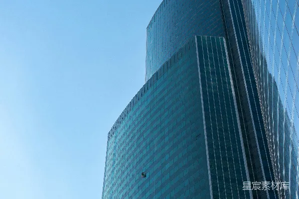 高清摄影 白天的高层蓝色建筑