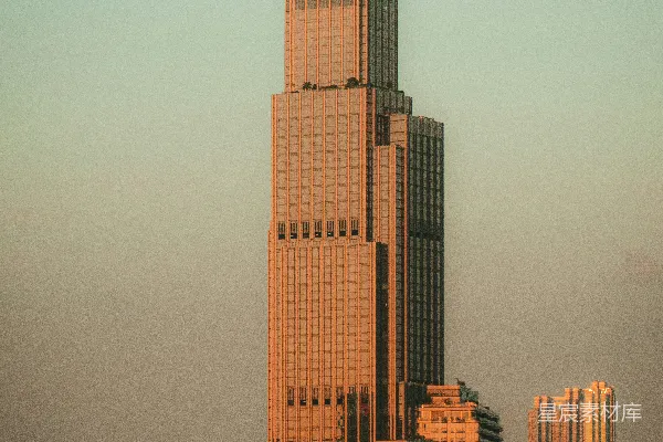 高清摄影 夕阳下白色的混凝土建筑