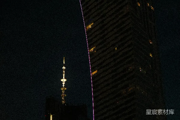 高清摄影 夜晚城市中一座非常高的建筑