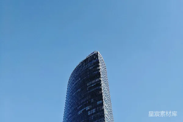 高清摄影 日间拍摄的窗帘建筑低角度照片