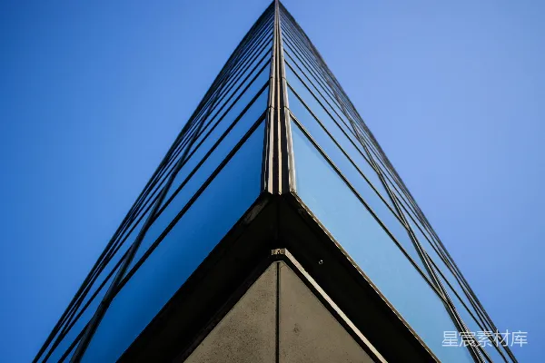 高清摄影 低角度拍摄的高层建筑照片