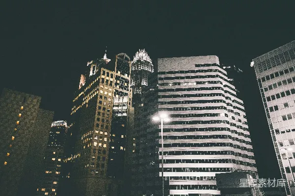 高清摄影 夜间的低角度混凝土建筑摄影