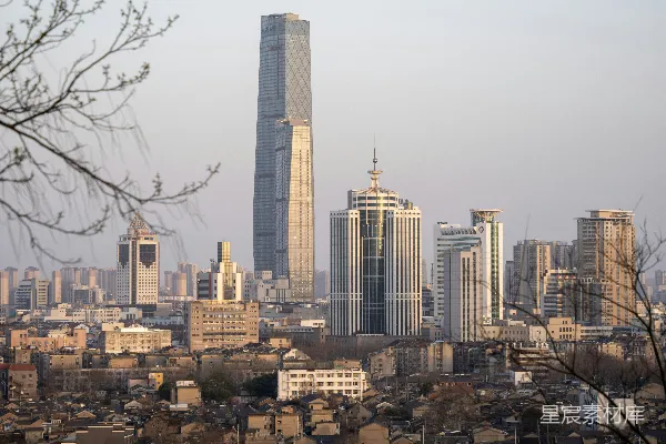 高清摄影 一幅城市全景图，高楼林立。