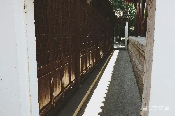 高清摄影 白天的棕色房子