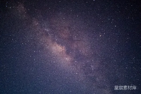 夜空中的星星和银河