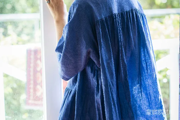 高清摄影 站在门边的女人