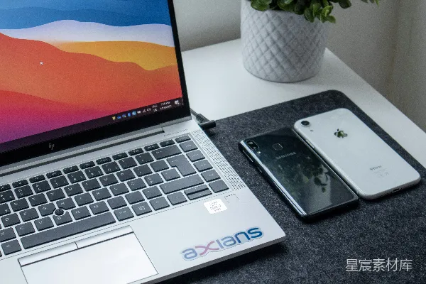高清摄影 银色的iPhone 6搭配MacBook Pro