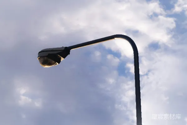 高清摄影 一盏路灯和蓝天
