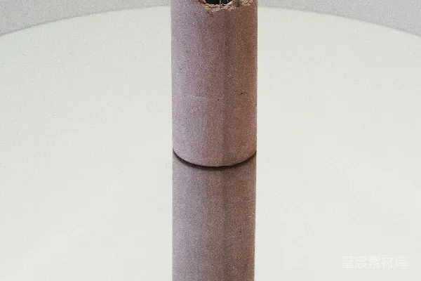 高清摄影 绿植在棕色陶盆中