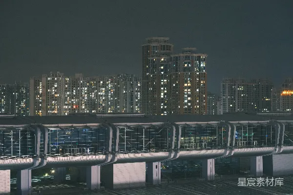 城市夜景中的天际线与高楼大厦