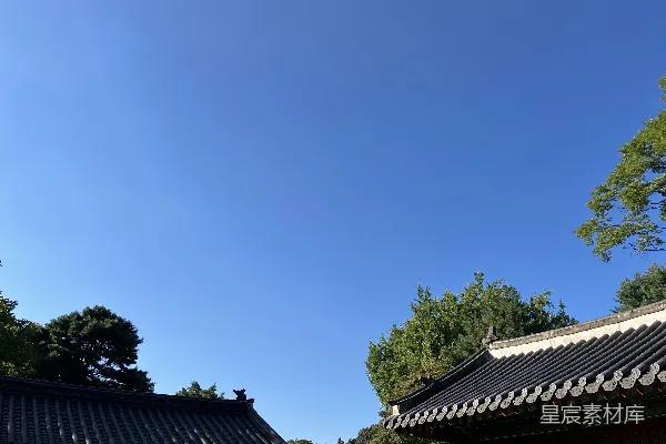 高清摄影 一座建筑的远景，背景是蓝天。