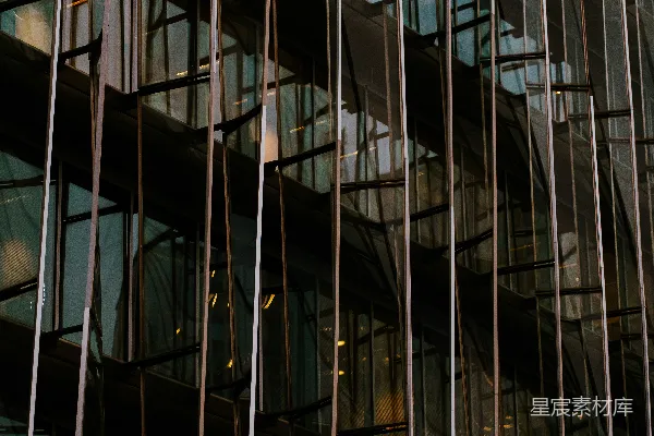 高清摄影 现代建筑外墙，带有反射玻璃面板