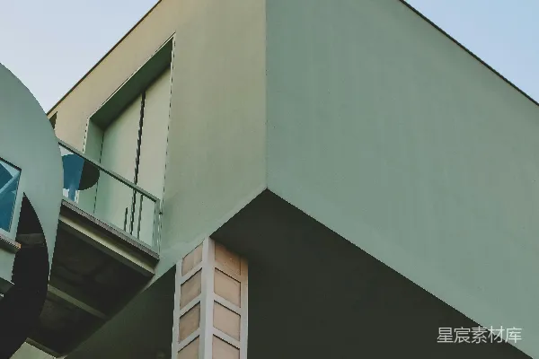 高清摄影 现代化建筑，带有几何形状和阳台