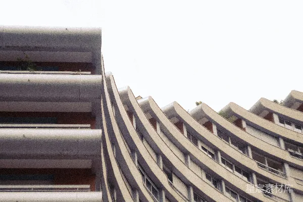 高清摄影 现代曲线建筑物在明亮的天空背景下