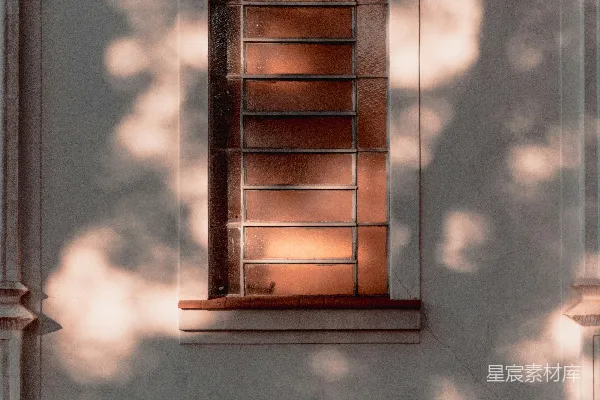 白色混凝土小屋
