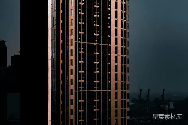 高清摄影 棕色混凝土建筑夜晚时分