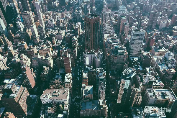 一座城市高空俯瞰图，高楼林立。