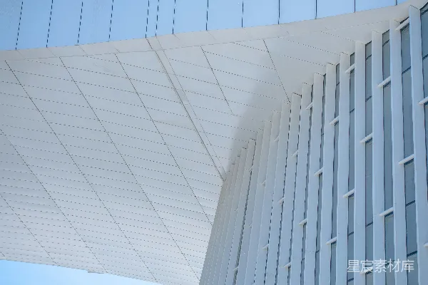 高清摄影 白天晴朗天空下的白色混凝土建筑