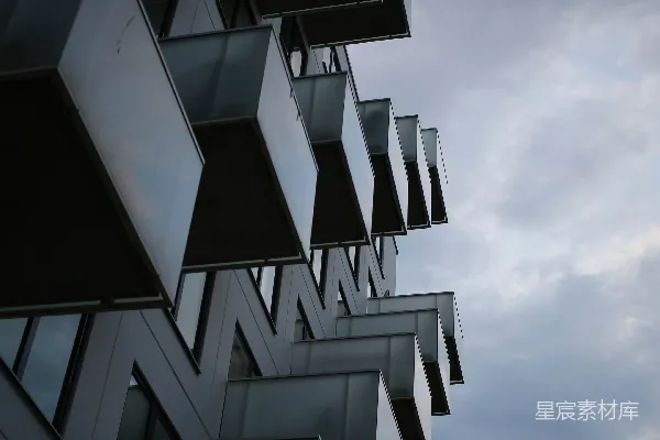高清摄影 灰色玻璃外墙的高层建筑