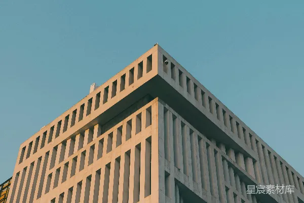 高清摄影 现代混凝土建筑，几何形的外墙映衬着蓝天。