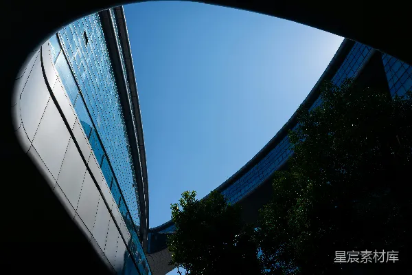 高清摄影 现代玻璃建筑与蓝天
