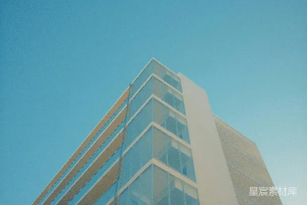 高清摄影 现代建筑，玻璃窗映衬蓝天