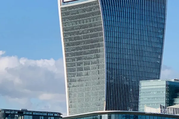 高清摄影 蓝玻璃外墙的高层建筑