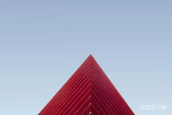 红色的高耸建筑