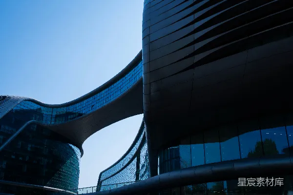 高清摄影 现代带有弧形玻璃幕墙的建筑