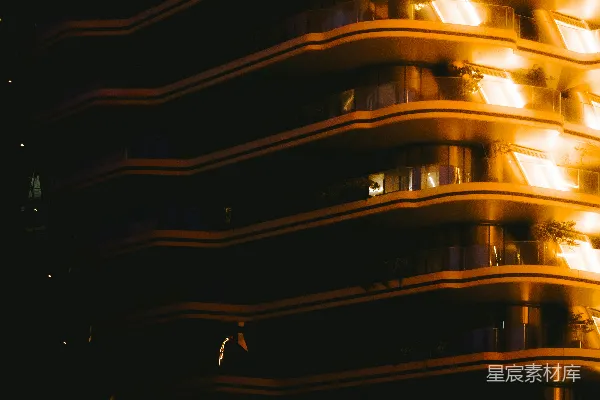 高清摄影 现代建筑在夜晚的发光窗户