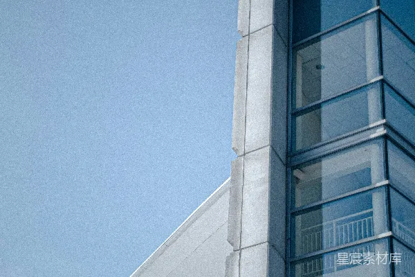 高清摄影 白天的蓝天下的白色混凝土建筑