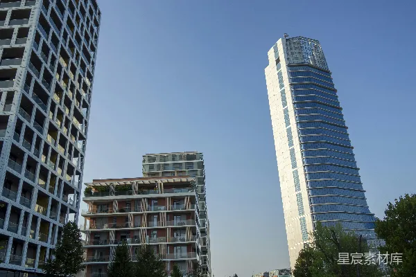 高清摄影 现代建筑在晴朗的蓝天背景下。