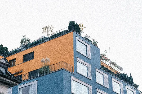 高清摄影 现代的蓝色和橙色建筑，有许多窗户。