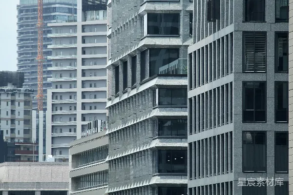 高清摄影 现代都市摩天大楼，拥有各种建筑设计。